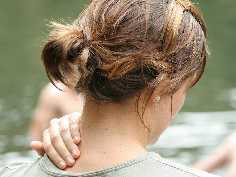 When to visit a neck orthopedic surgeon